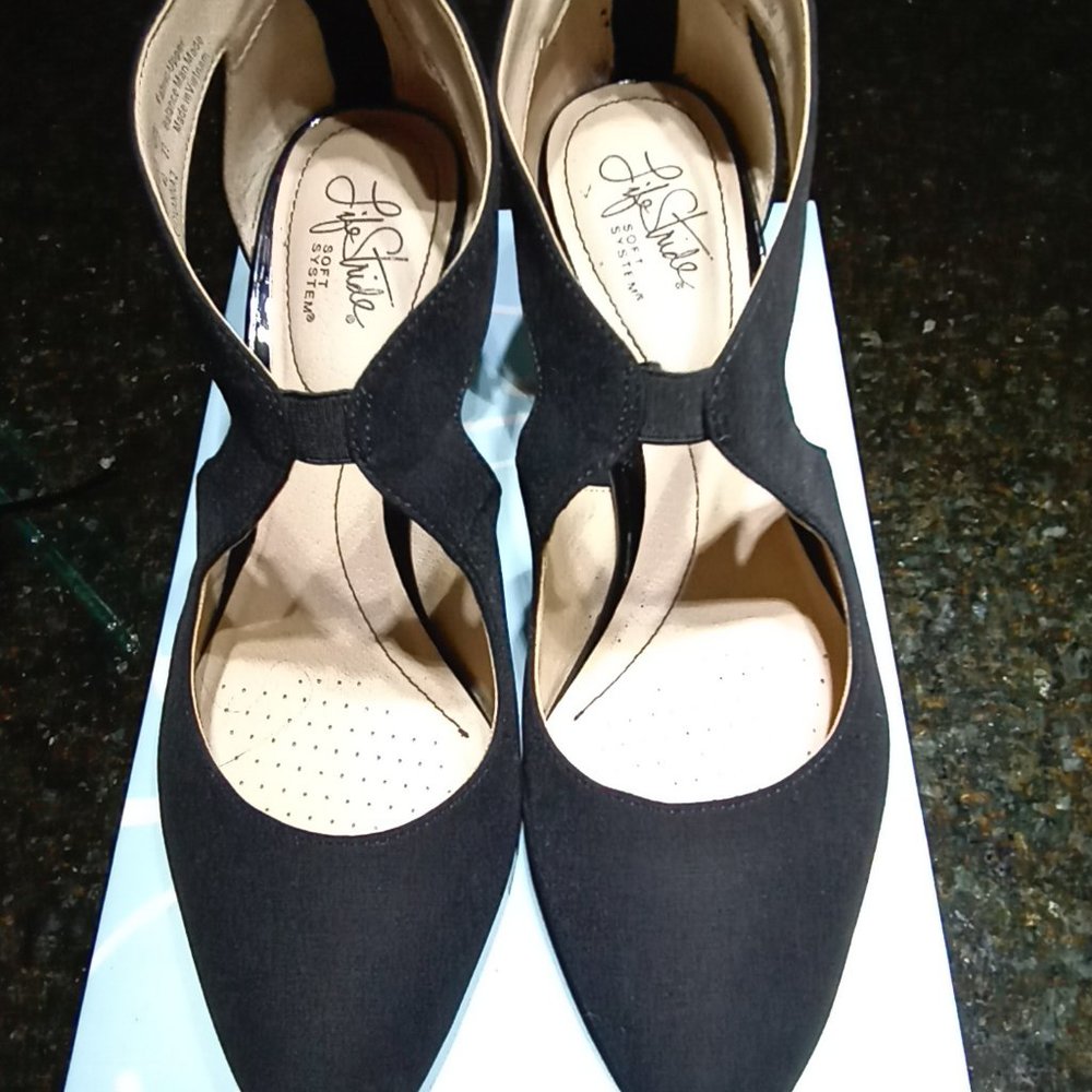 Giovanna by Lifestride Black Pumps - Size 10